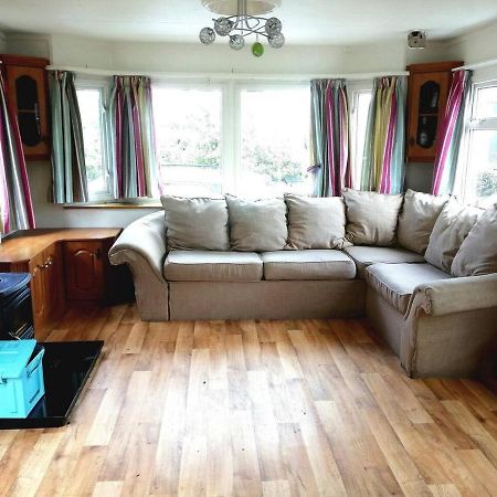 Midden Manor Country Stay On A Working Dairy Farm Ballymena Bagian luar foto
