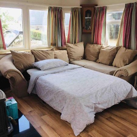 Midden Manor Country Stay On A Working Dairy Farm Ballymena Bagian luar foto