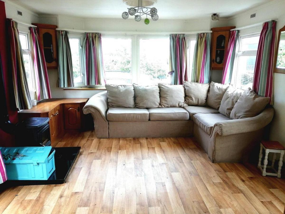 Midden Manor Country Stay On A Working Dairy Farm Ballymena Bagian luar foto