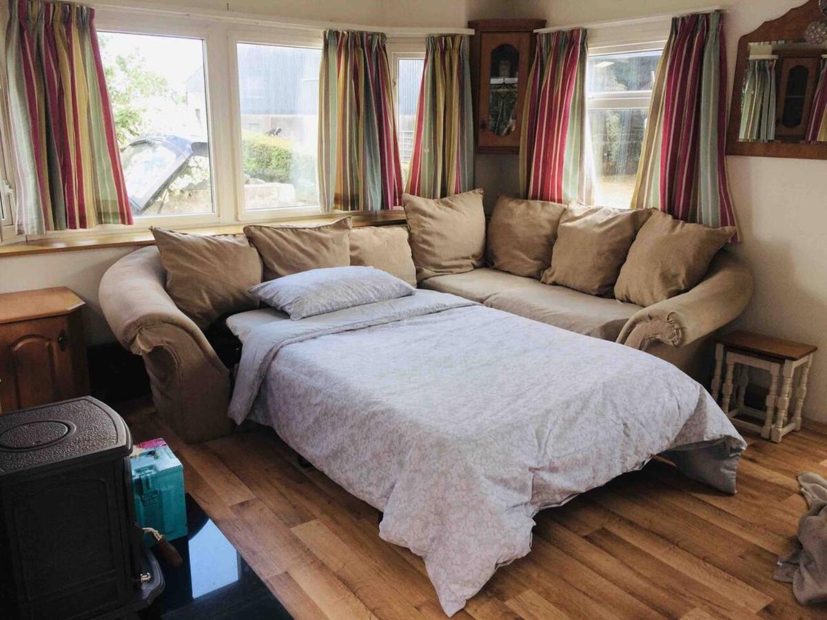 Midden Manor Country Stay On A Working Dairy Farm Ballymena Bagian luar foto
