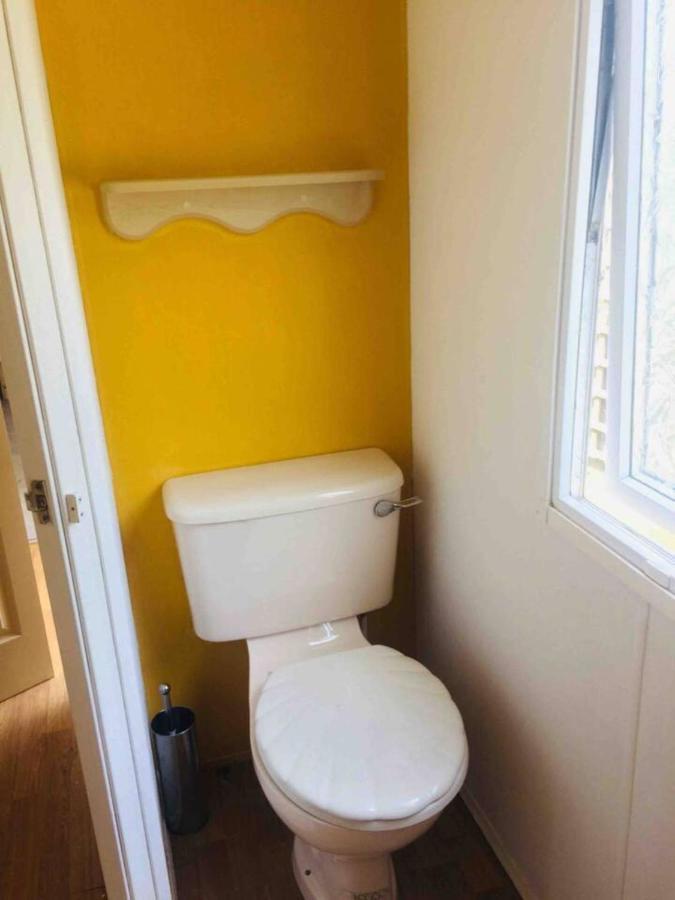 Midden Manor Country Stay On A Working Dairy Farm Ballymena Bagian luar foto