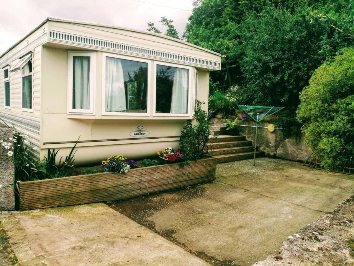 Midden Manor Country Stay On A Working Dairy Farm Ballymena Bagian luar foto