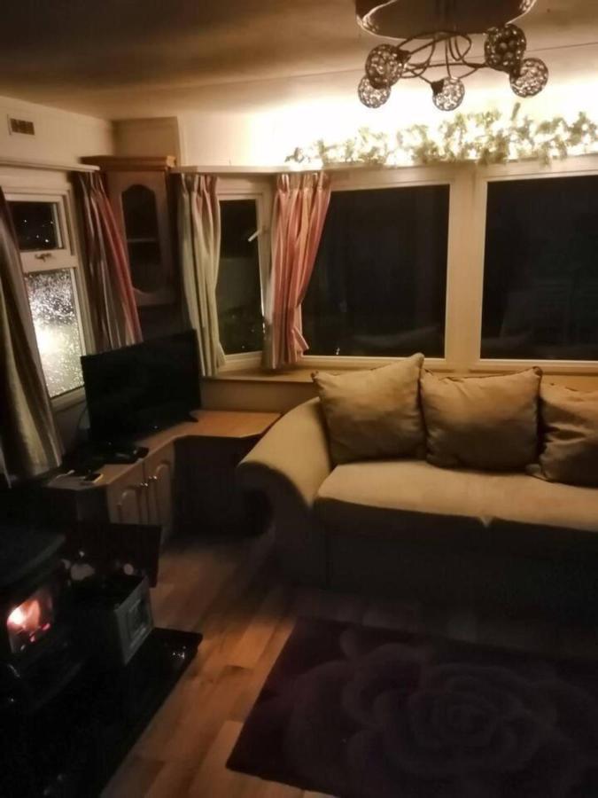 Midden Manor Country Stay On A Working Dairy Farm Ballymena Bagian luar foto