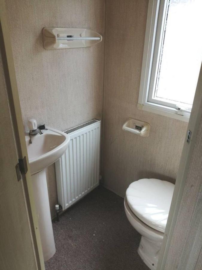 Midden Manor Country Stay On A Working Dairy Farm Ballymena Bagian luar foto